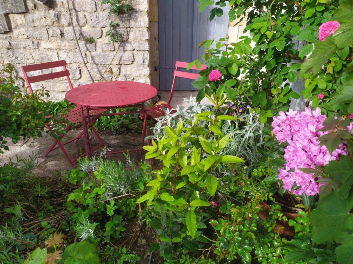 Au Charmant Chablis Champagnole Buitenkant foto